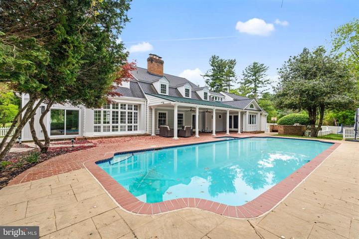 12100 Drews Ct